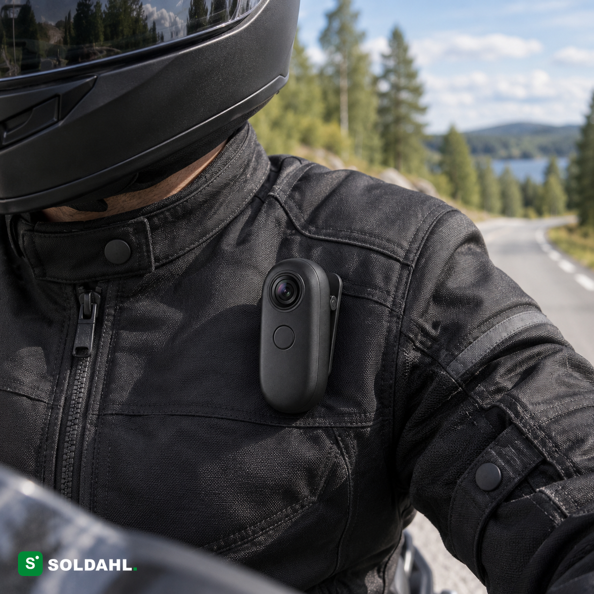 Soldahl Fånga på motorsykkelturen, klemt på jakken