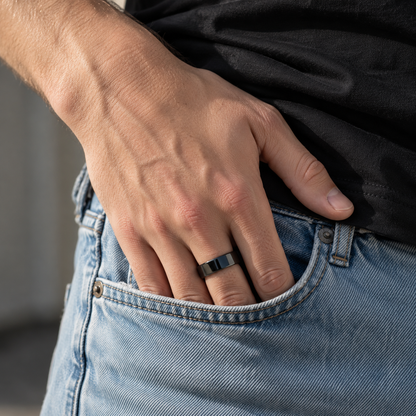Svart smart ring i hverdagen
