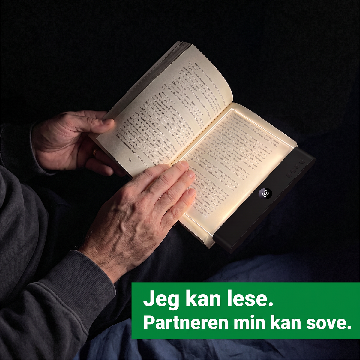 Jeg kan lese. Partneren min kan sove. Lesro ligger på boksiden i mørket