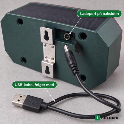 Ladeporten på baksiden av Vildro med den medfølgende USB-kabelen